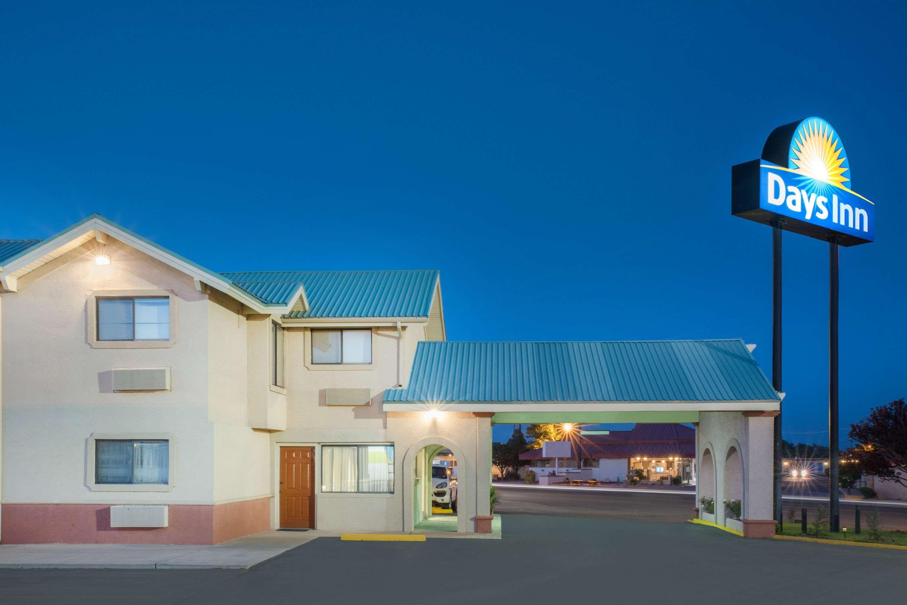 Days Inn By Wyndham Hobbs Exteriör bild